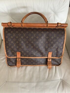 Louis Vuitton Sac Chasse
(Hunting Bag)